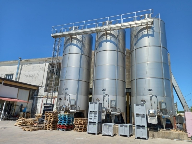 Fermenters in stainless steel