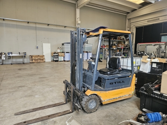 Elevatore elettrico still