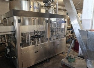 Linea imbottigliamento bottiglie di plastica (pet)