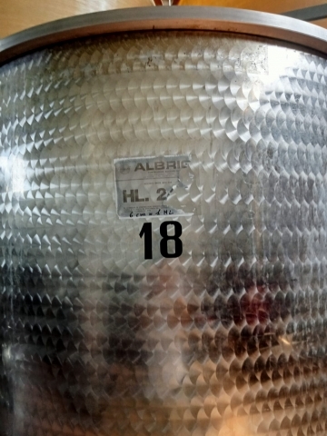 N.6 serbatoi semprepieni da 24.80 hl 