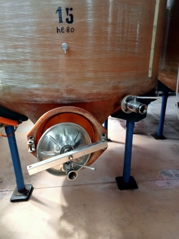 N.3 semprepieno in vetroresina 80hl